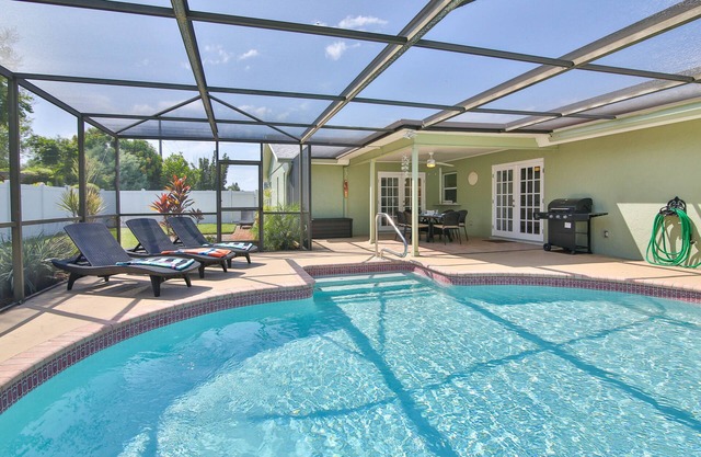 Sanddollar - Maison récemment rénovée avec piscine d'eau salée Privat, chauffée, Wifi gratuit