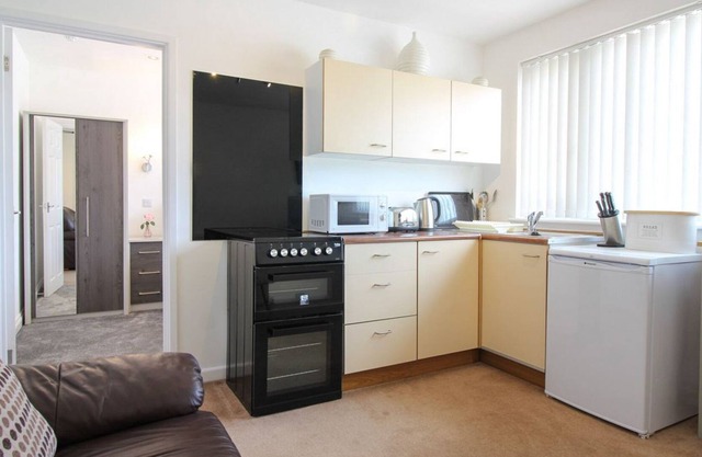 Sand Dunes is a cosy apartment just a stone’s throw from the wonderful beach at Holywell Bay.
