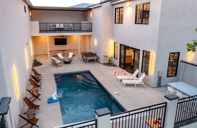 Sand Hollow Escape - Private pool- Sleeps up to 20!