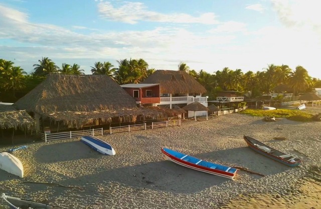 Sand paradise in Playa Las Hojas, 3 queen bed hotel suite