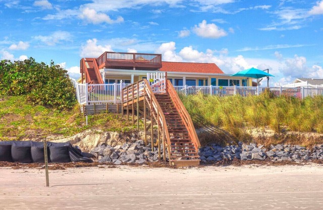Sandbar Beachfront Estate Pool Hot Tub Pets OK Firepit