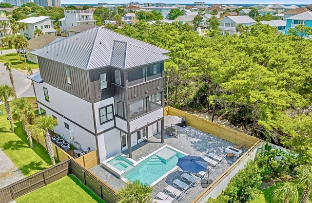 Sandbar: Private beach steps away, Heated pool & hot tub, Golf cart, Game room
