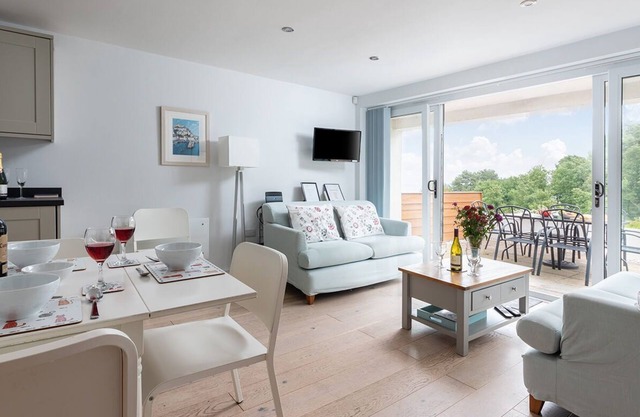 Sandpiper 3 - The Cove - sleeps 4 guests in 2 bedrooms