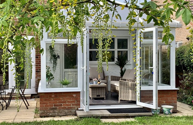 Trusthorpe - 5* dog-friendly holiday home from home next to dog-friendly beaches
