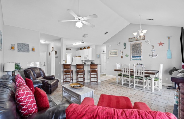 Sandpiper Unit 4209/Beach Service/Gated Cmty/Reserved Parking/Many Amenities!!!!