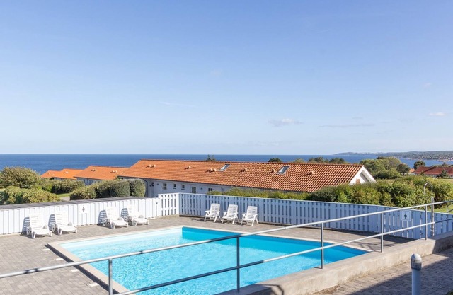 "Sandrine" - 400m from the sea by Interhome