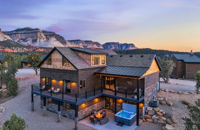 Sandstone Pointe: Elegance Among the Cliffs