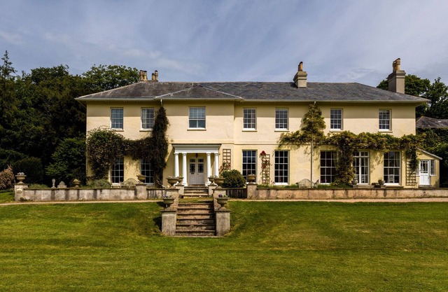 Sandwell Manor, TOTNES