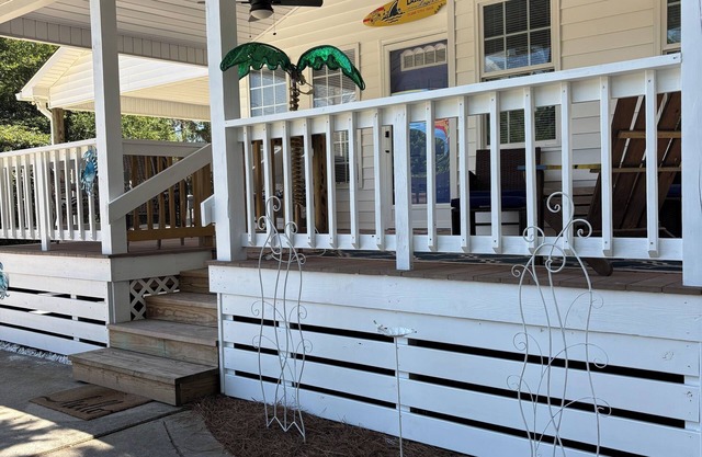 Sandy Beach Cottage sleeps 8 and has plenty of parking for your boat or jet ski.