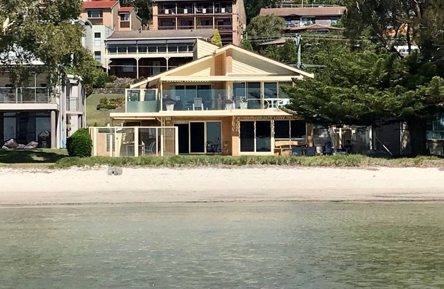 'Sandy Beach House Corlette' - Bord de l'eau, WIFI, Climatisation et Foxtel