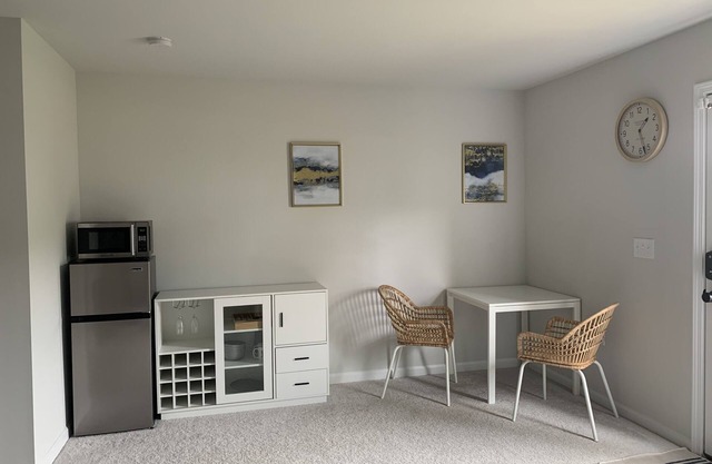 Sandy Haven: A Luxe Retreat Near Downtown Raleigh