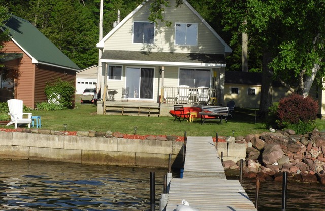 Sandy Pond / Lac Maison de l'Ontario sur le lac