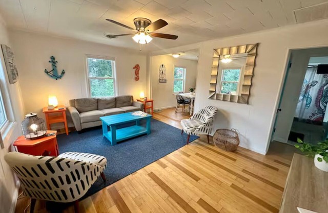 SandyPaws-0.5mi ToSound & 1mi ToBeach PetFriendly!