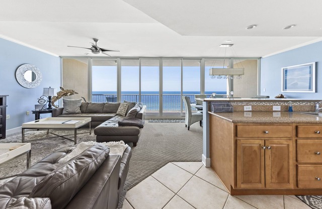 Niveau Penthouse! Magnifique condo avec une vue imprenable!