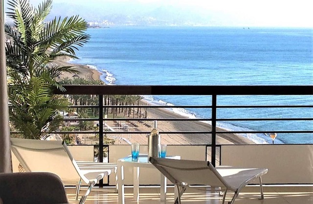 SANTA CLARA : VUE MAGNIFIQUE SUR LA BAIE DE MALAGA