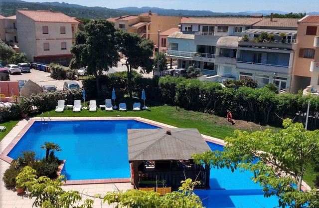 Santa Teresa Gallura: CHARMANT APPARTEMENT DANS RESIDENCE AVEC PISCINE