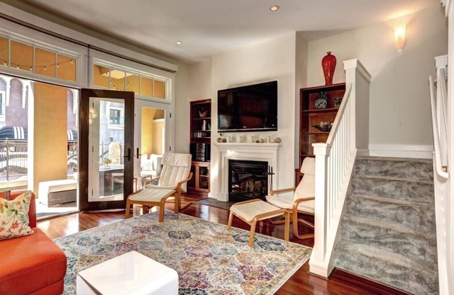 Villa Premier Santana Row avec terrasses privées donnant sur Santana Row!