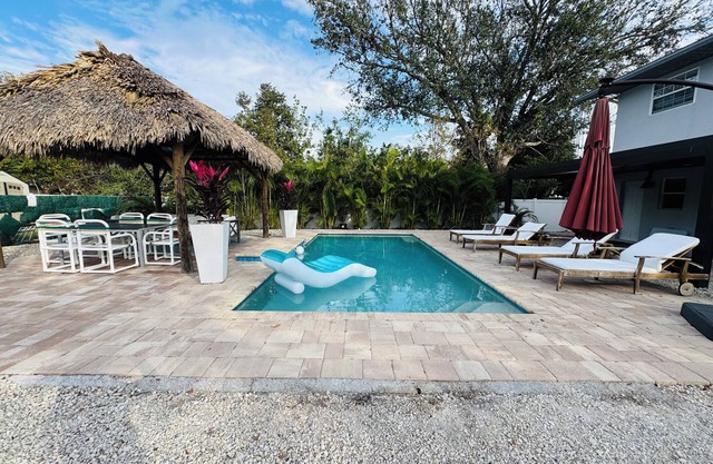 Sarasota Paradise 4 Home Near IMG And Siesta Key Beach