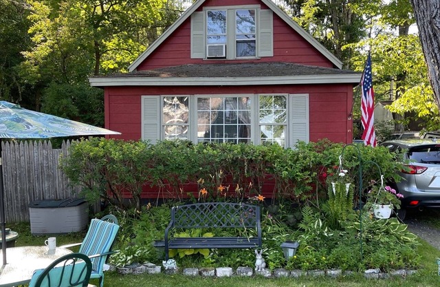 Saratoga Lake Cottage