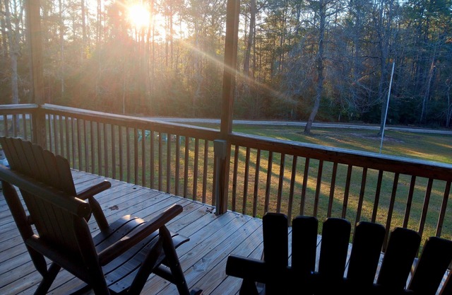 Sassy Bass Bungalow in Rayburn Country minutes from Sam Rayburn BOAT PARKING
