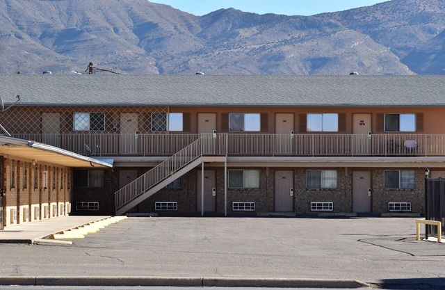 Satellite Inn