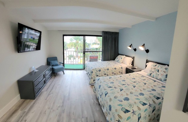 Satellite Motel - Sea Haven 117