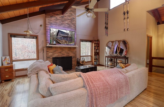 Sauna☆Pool Table☆Bar☆2 Fireplaces☆ 4 Bedroom+Loft Cabin☆ On Bryce Resort