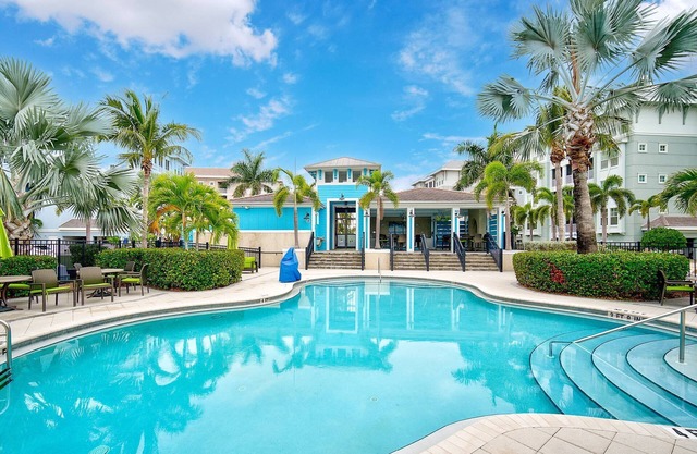Luxury Margaritaville Condo - Resort Pool, Lanai, Near Beach, Stunning Anna Maria Sound Sunset Views