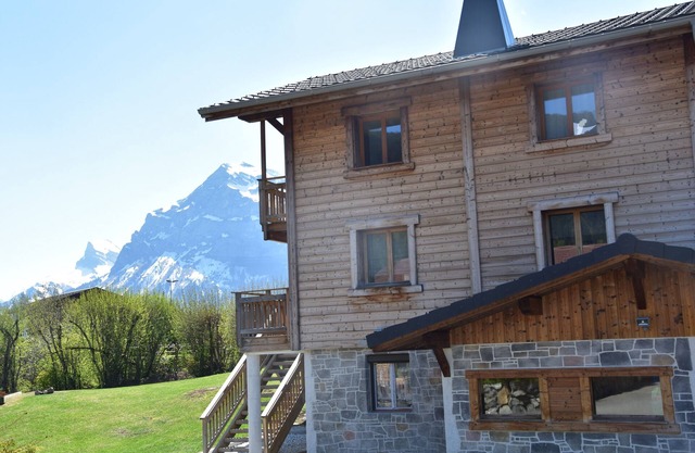 Chalet savoyard rénové avec jacuzzi 8 pers