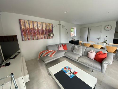 Saxon Lodge, Luxury Retreat in Winchester, HotTub!
