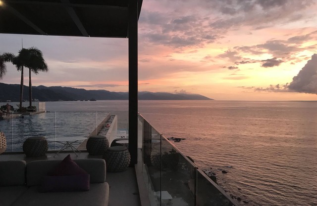 Sayan Beach Luxury Condo Corner unit 7G