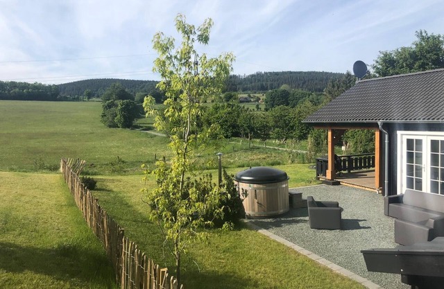 Lodge scandinave avec bain à remous près de Winterberg