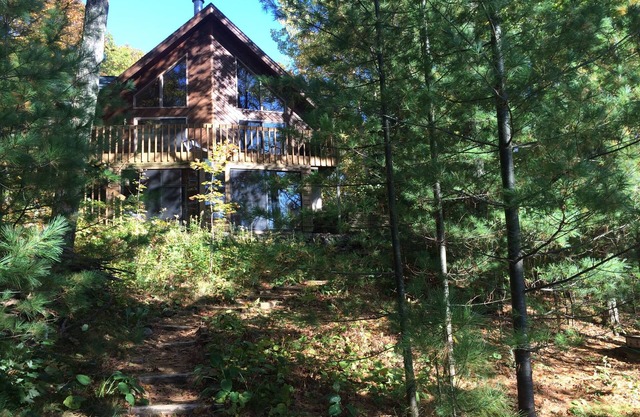 Civilisé 4 BR Lake Home dans le nord du Wisconsin Woods