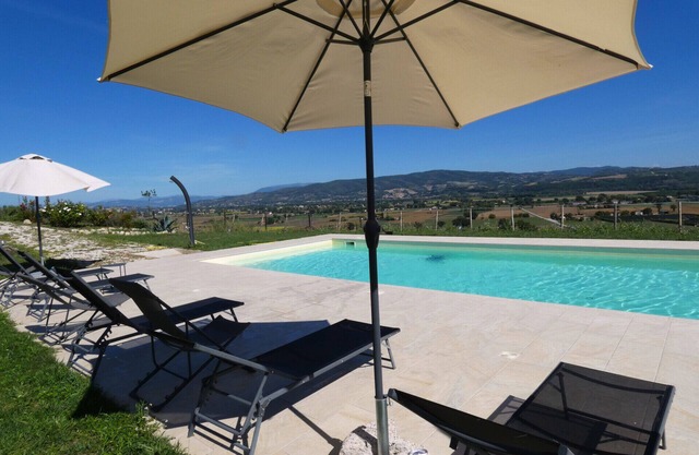 ESCAPPO IN UMBRIA, farmhouse of the stars