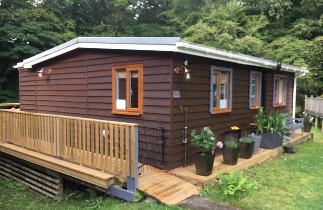 Scarlett Cabin Glan Gwna