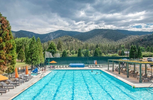 Scenic Cabin: Pine Mountain Club Community!