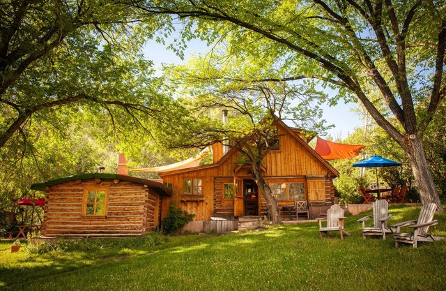 Escapade ranch isolée avec la maison principale et 5 cabines supplémentaires