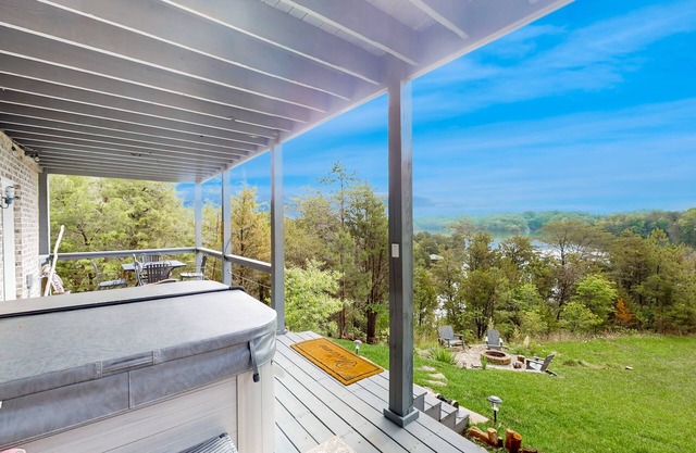 Scenic Douglas Lake home w/ deck, hammocks, & hot tub - free attraction tickets