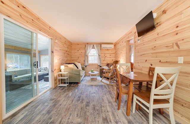 Scenic 'Evan's Hideaway' Steps to Lake Huron!