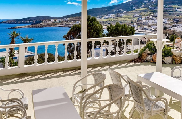 Maison de vacances pittoresque à Syros avec balcon