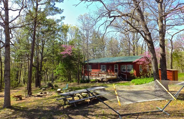 Scenic Indian House Bluff Cottage est isolé au-dessus de la vallée de la rivière Gasconade