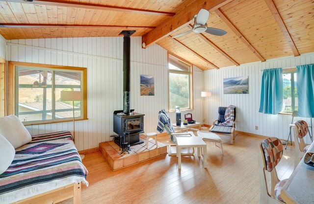 Scenic Kernville Getaway w/ Deck & Mountain Views!