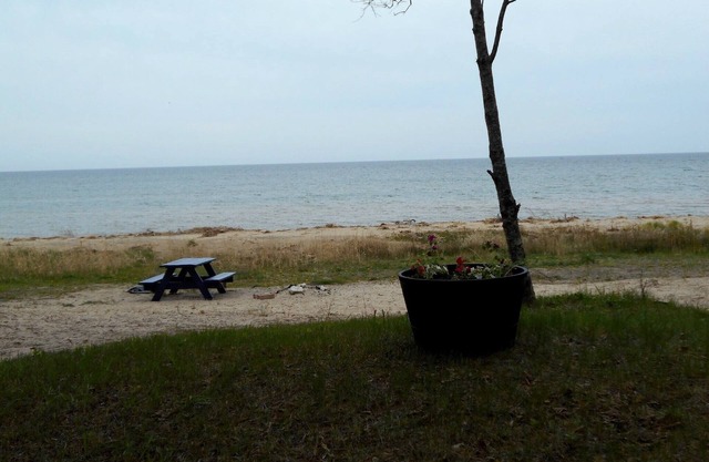 Chalet pittoresque au bord du lac! L'été dans le comté de Door est trop beau pour être raté!
