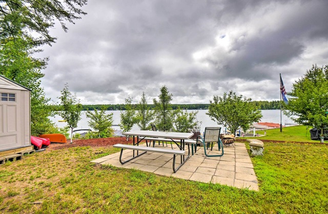 Scenic Little Ossipee Lake Retreat w/ Grill!