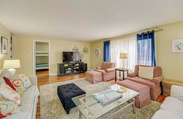 NOUVEAU! Scenic Ludington Home 1. 4 mi au lac Michigan
