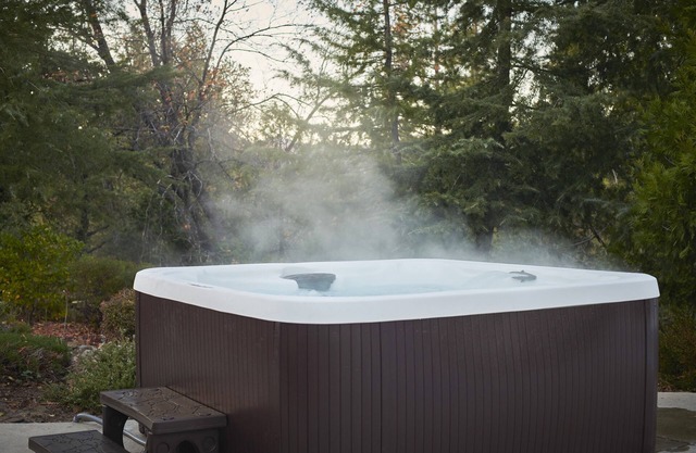 Scenic Mountain Views w/ Game Room, Pool & Hottubs