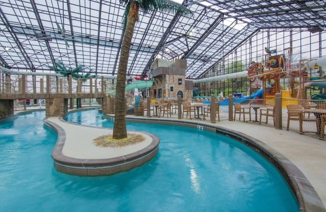 Scenic Retreat Lakeside Resort | Enjoy our Pirate’s Cay™ Indoor Water Park