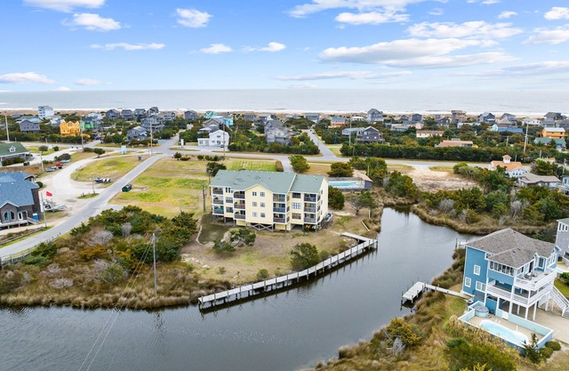 Waterfront condo with amazing view, private dock, & water access - dog friendly