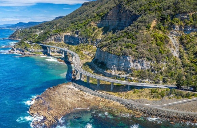 Scenic Wollongong Gem - City Location with Rooftop