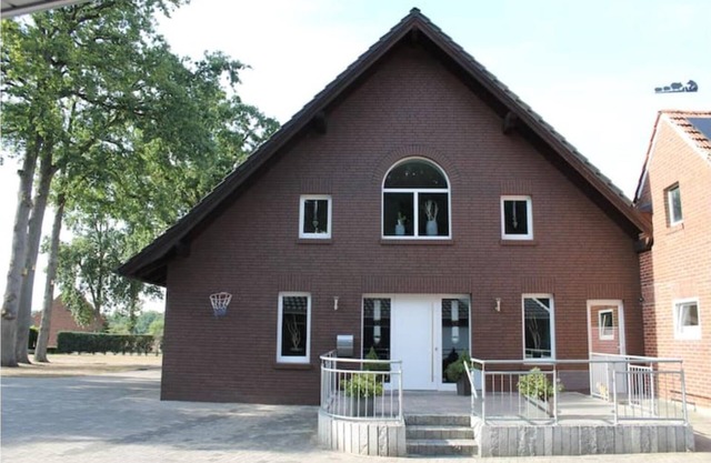 Schöne Eigentumswohnung mit Terrasse für 2 Pers